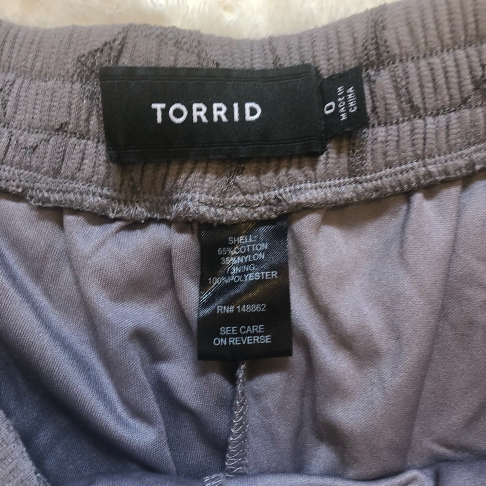 Torrid gray floral lace shorts - Picture 6 of 6